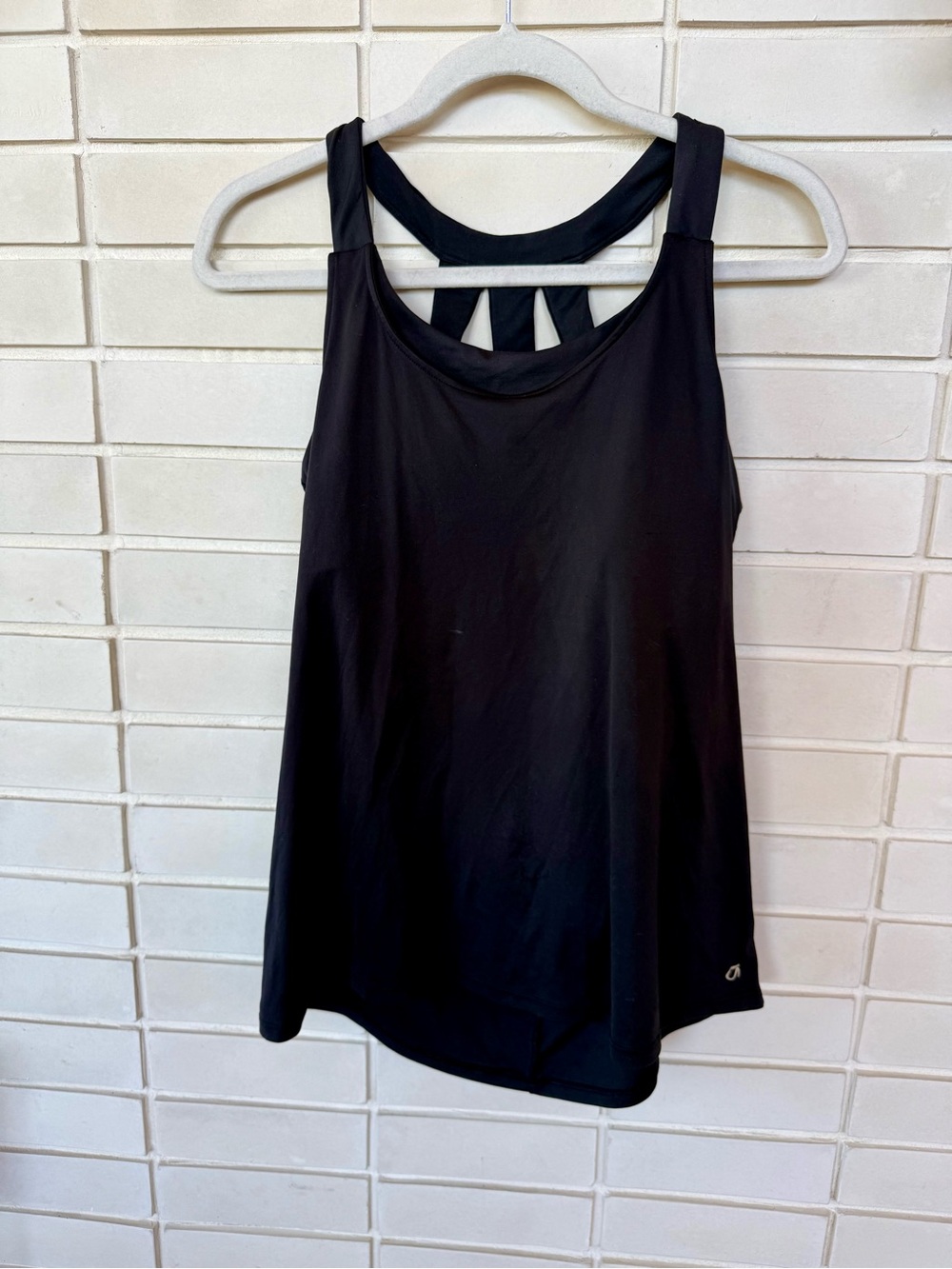 GapFit Black Tank Top * Cut Outs & Built In Padded Bra * Medium